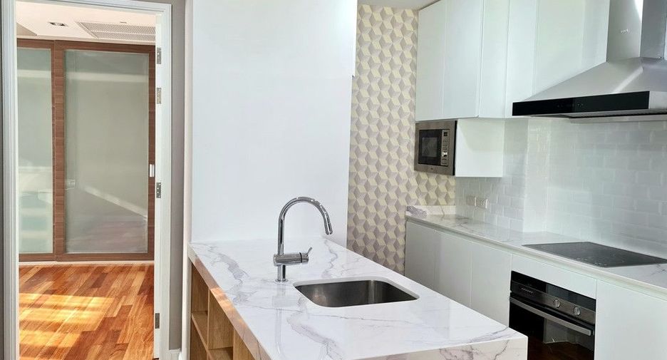 For rent 2 ベッドルーム condo in Pathum Wan, Bangkok