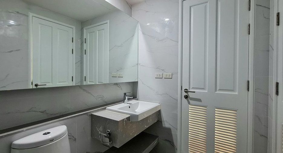 For rent 2 ベッドルーム condo in Pathum Wan, Bangkok