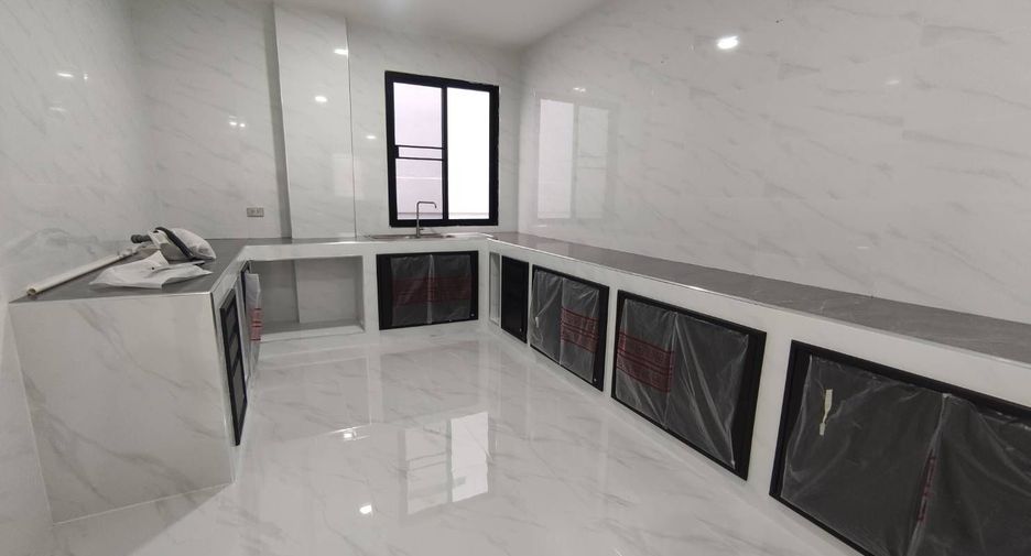 For rent 3 ベッドルーム house in Suan Luang, Bangkok