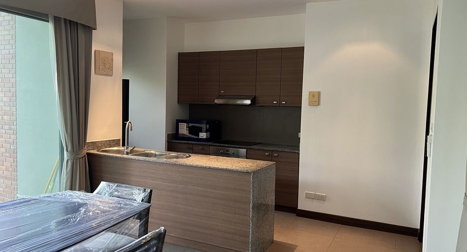 For rent 3 bedrooms apartment in Khlong Toei, Bangkok