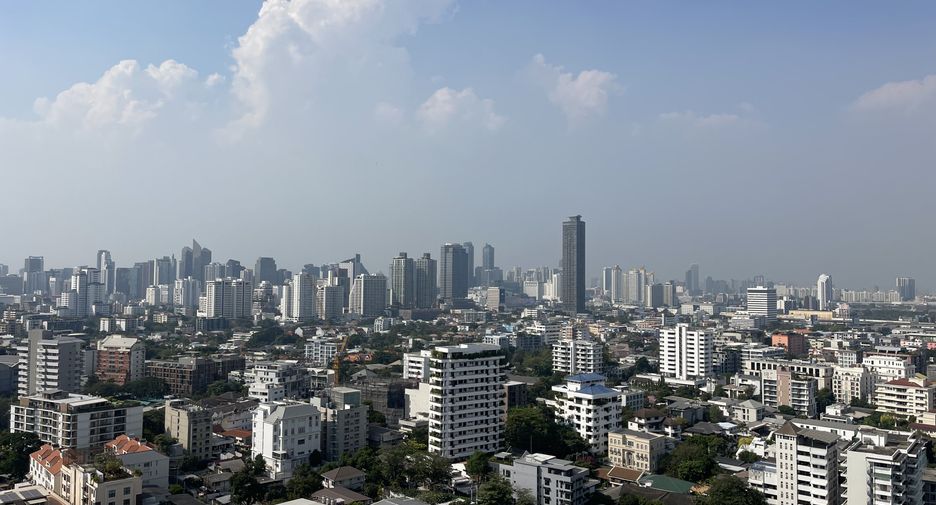 Condo en alquiler de 3 habitaciones en Watthana, Bangkok