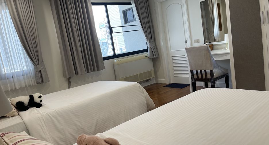 Condo en alquiler de 3 habitaciones en Watthana, Bangkok