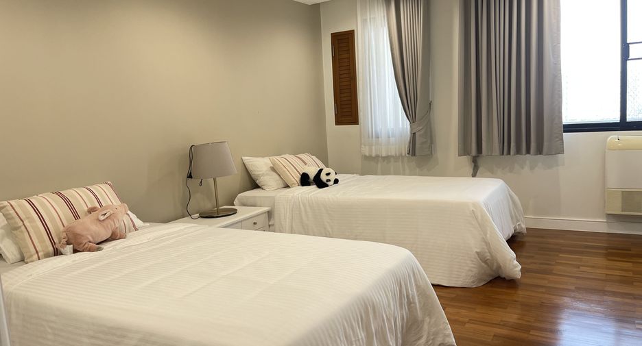 Condo en alquiler de 3 habitaciones en Watthana, Bangkok