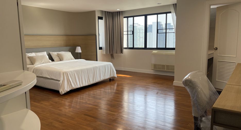 Condo en alquiler de 3 habitaciones en Watthana, Bangkok