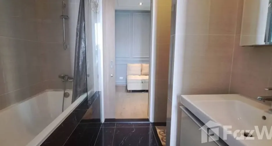 For rent 2 bedrooms condo in Khlong Toei, Bangkok