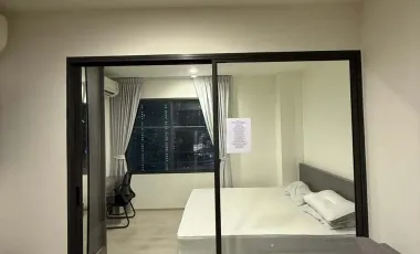 Wohnung zur Miete mit 1 Zimmer in Huai Khwang, Bangkok