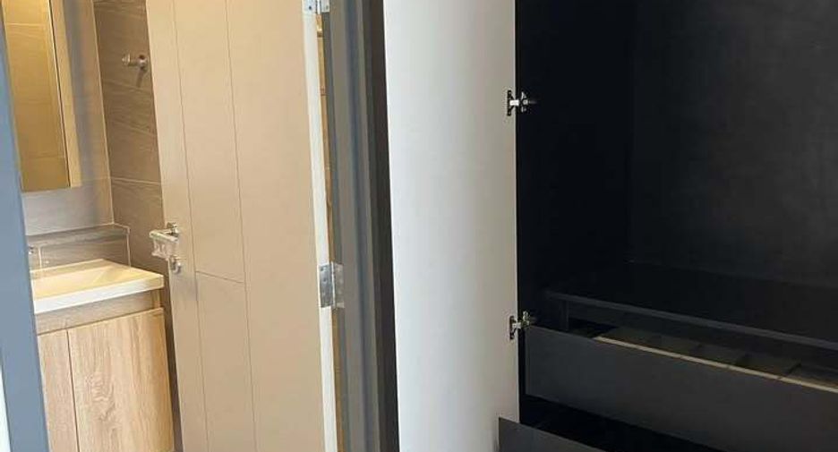 For rent studio condo in Huai Khwang, Bangkok