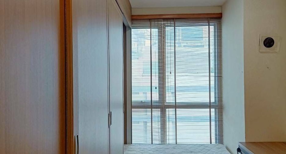 For rent 2 bedrooms condo in Sathon, Bangkok