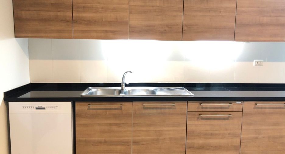 For rent 3 bedrooms condo in Watthana, Bangkok