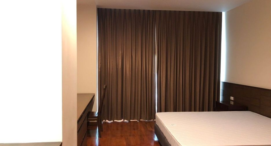 For rent 3 bedrooms condo in Watthana, Bangkok