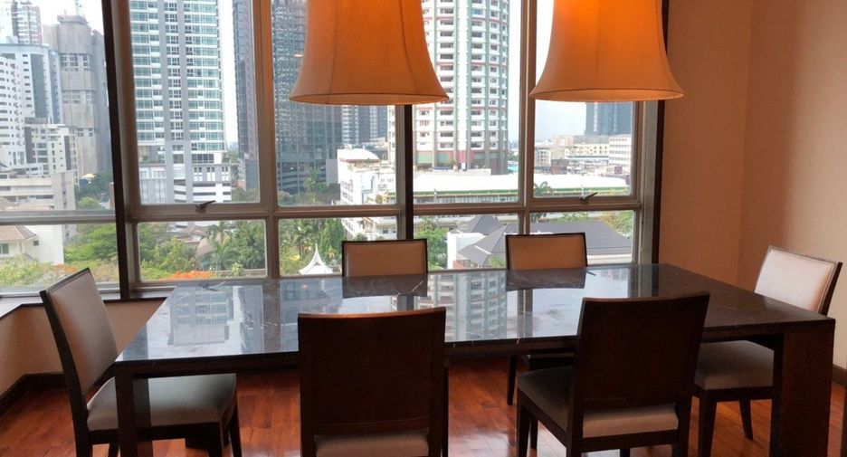 For rent 3 bedrooms condo in Watthana, Bangkok