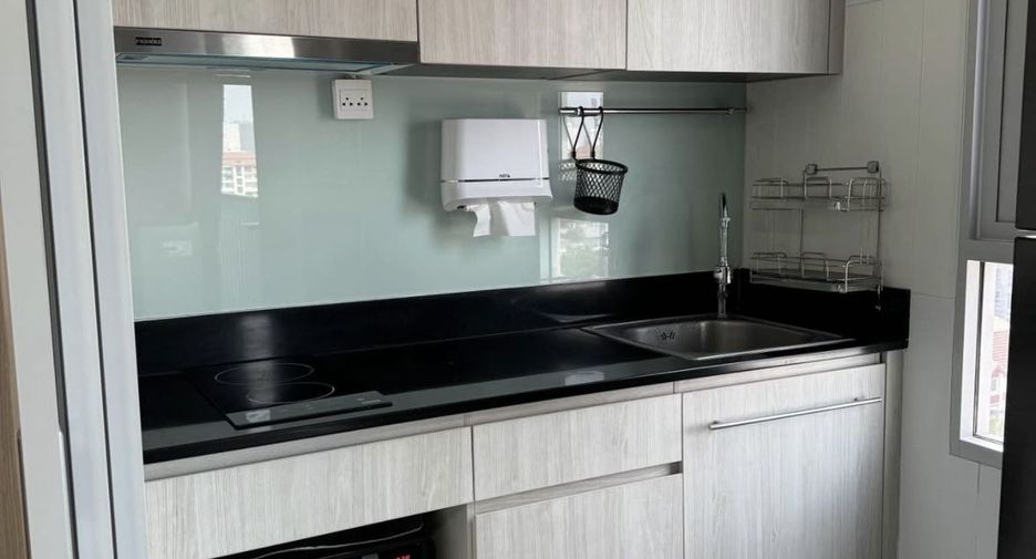 For rent 2 bedrooms condo in Bang Kapi, Bangkok
