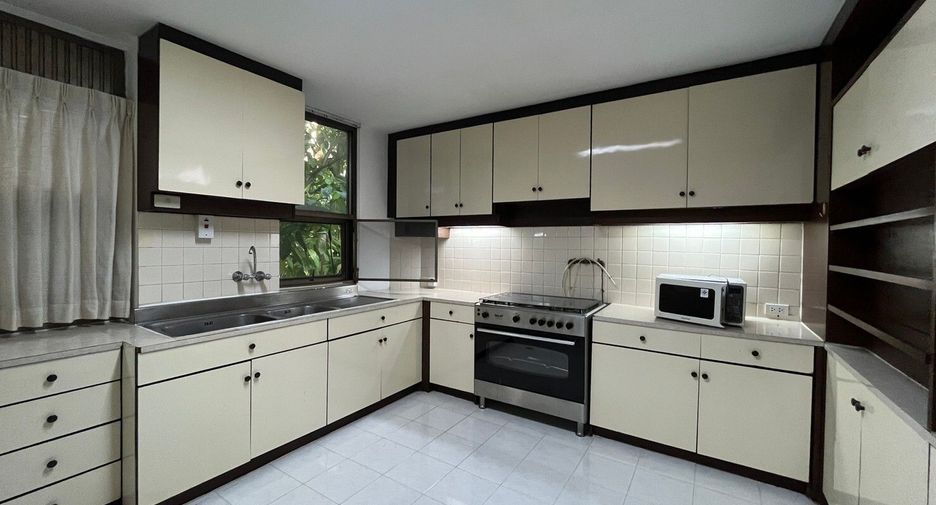 For rent 3 ベッドルーム apartment in Watthana, Bangkok