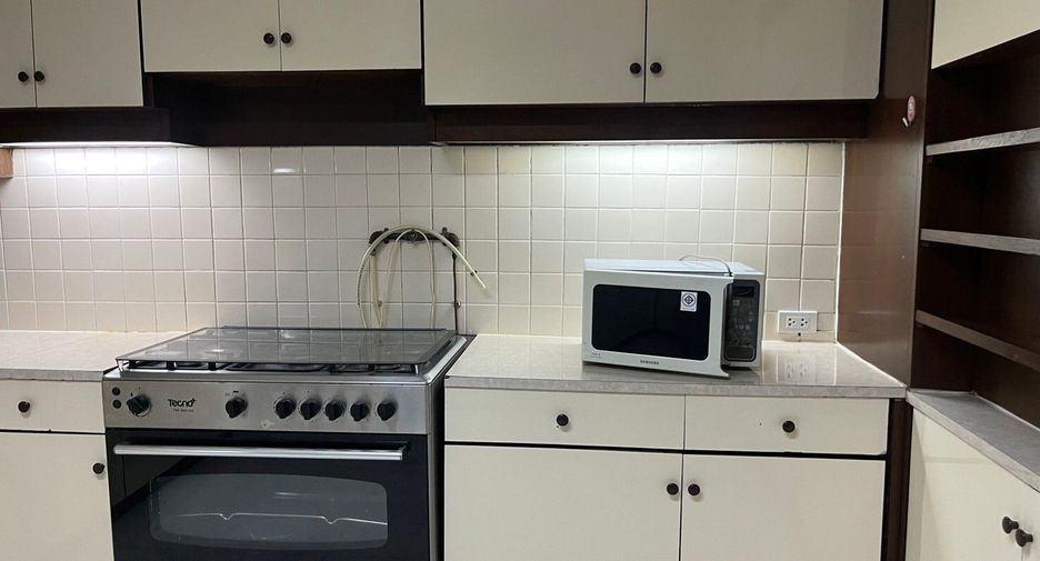 For rent 3 ベッドルーム apartment in Watthana, Bangkok