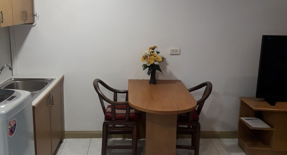 For rent 1 bed condo in Watthana, Bangkok