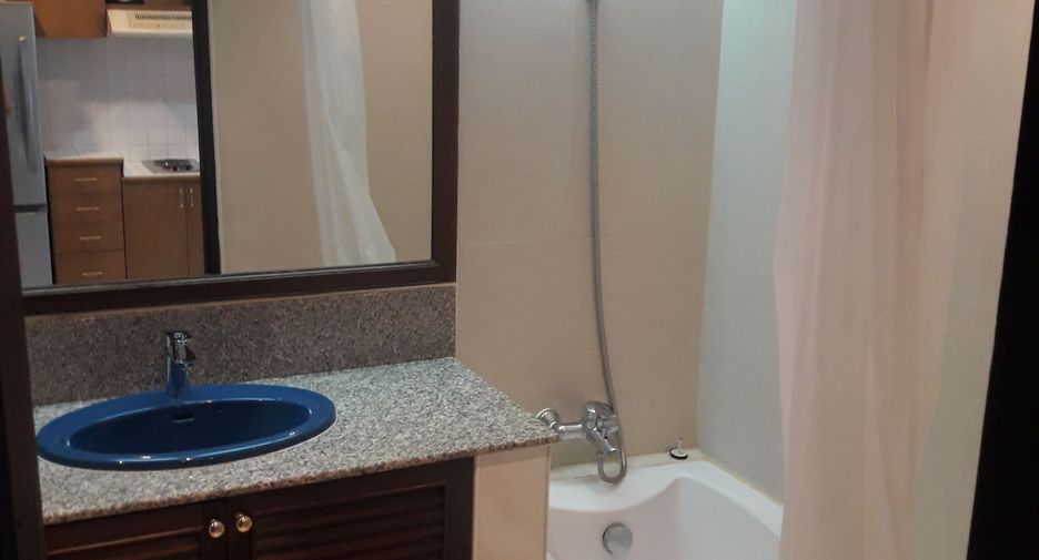 For rent 1 bed condo in Watthana, Bangkok