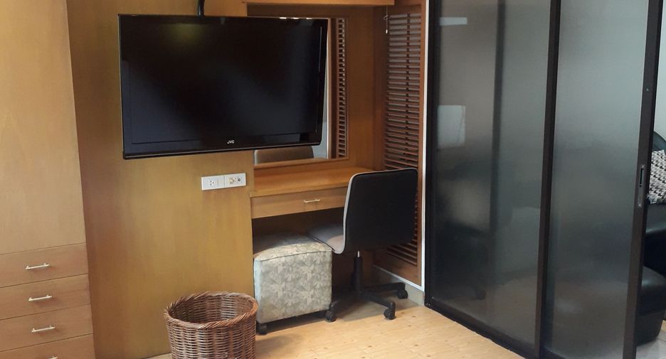 For rent 1 bed condo in Watthana, Bangkok