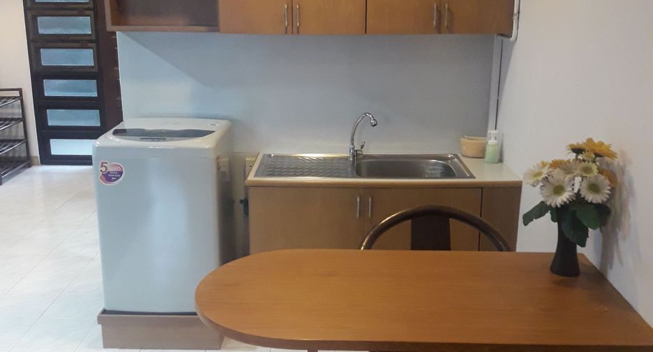 For rent 1 bed condo in Watthana, Bangkok