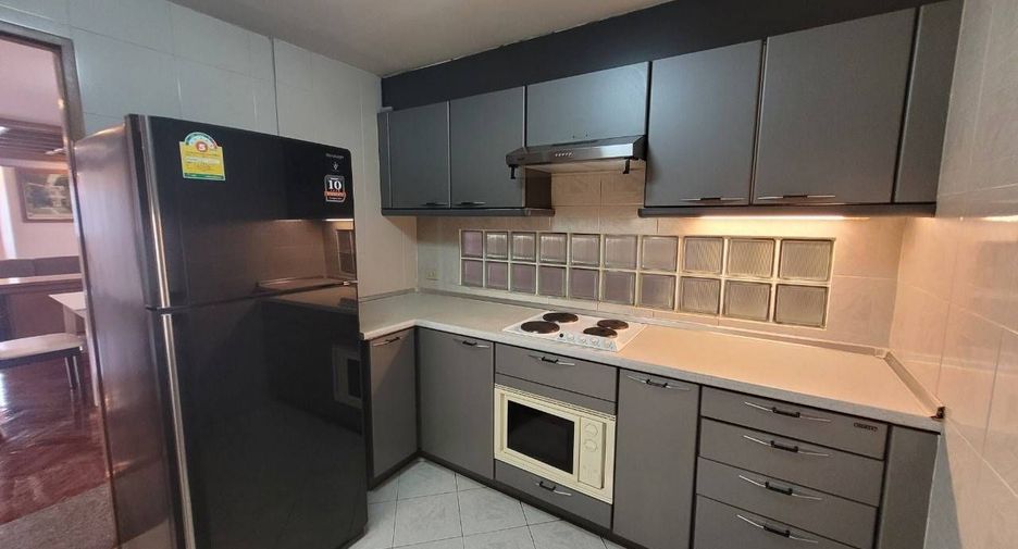 Wohnung zur Miete mit 3 Zimmer in Watthana, Bangkok