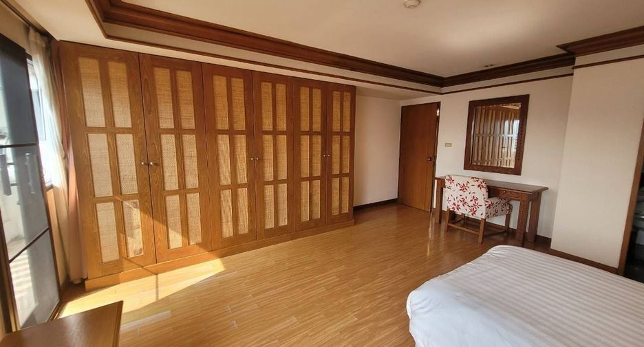 Wohnung zur Miete mit 3 Zimmer in Watthana, Bangkok