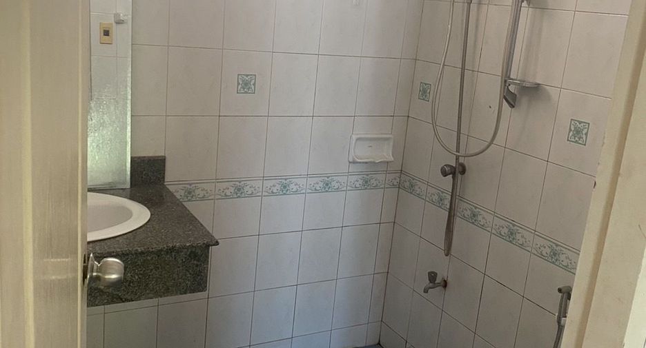 For rent 3 bedrooms house in Sai Mai, Bangkok