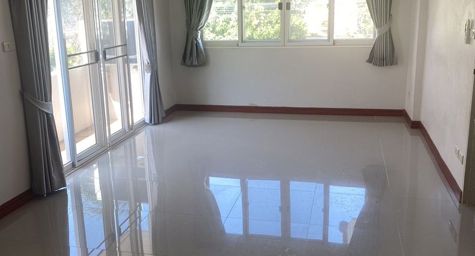 For rent 3 bedrooms house in Sai Mai, Bangkok