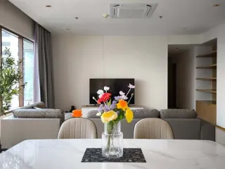 For rent 3 bedrooms condo in Khlong Toei, Bangkok