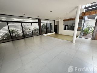 For rent 4 ベッドルーム villa in Watthana, Bangkok