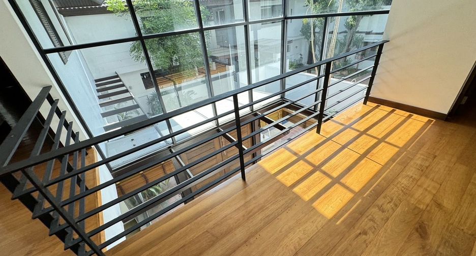Villa en alquiler de 4 habitaciones en Watthana, Bangkok