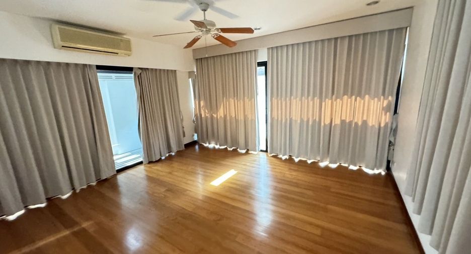 Villa en alquiler de 4 habitaciones en Watthana, Bangkok