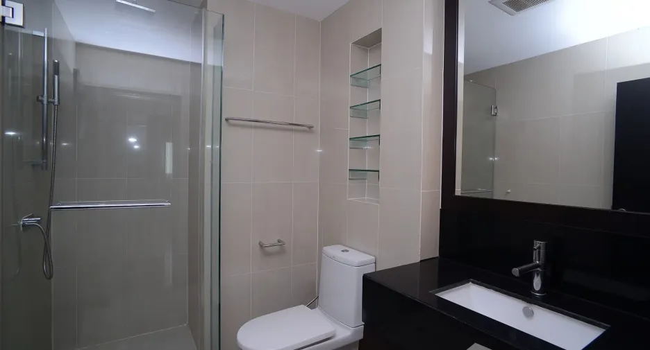 For rent 2 bedrooms condo in Sathon, Bangkok