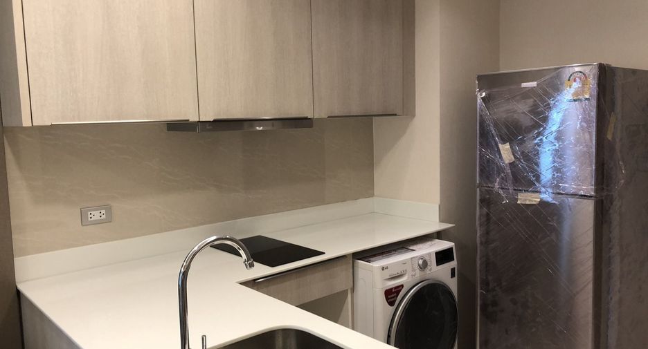 For rent 2 bedrooms condo in Khlong Toei, Bangkok