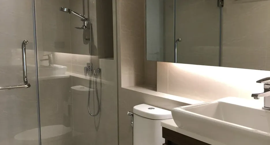 Condo en alquiler de 2 habitaciones en Khlong Toei, Bangkok
