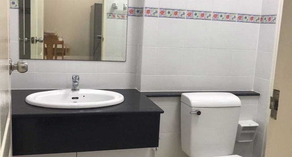 For rent 2 bedrooms apartment in Khlong Toei, Bangkok