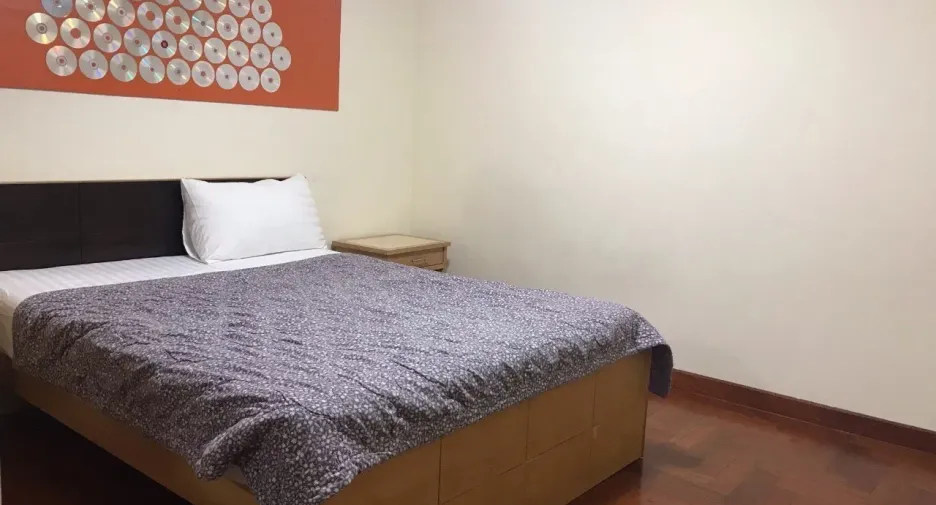For rent 2 bedrooms apartment in Khlong Toei, Bangkok