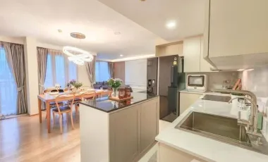 For rent 3 bedrooms condo in Watthana, Bangkok