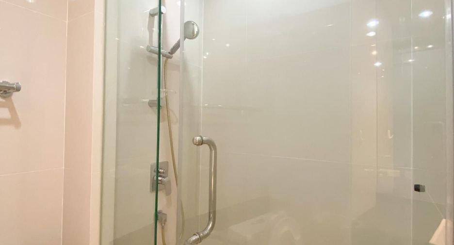 For rent 2 bedrooms condo in Pathum Wan, Bangkok