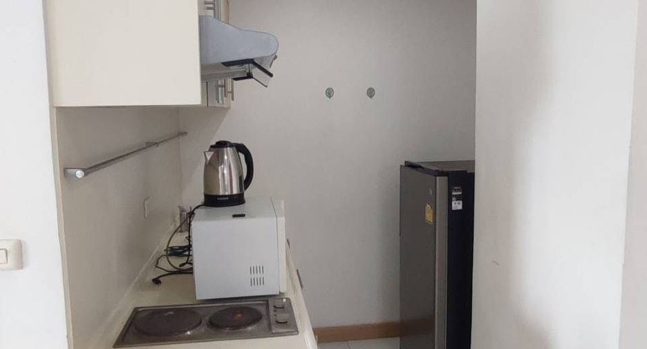 For rent studio condo in Khlong San, Bangkok
