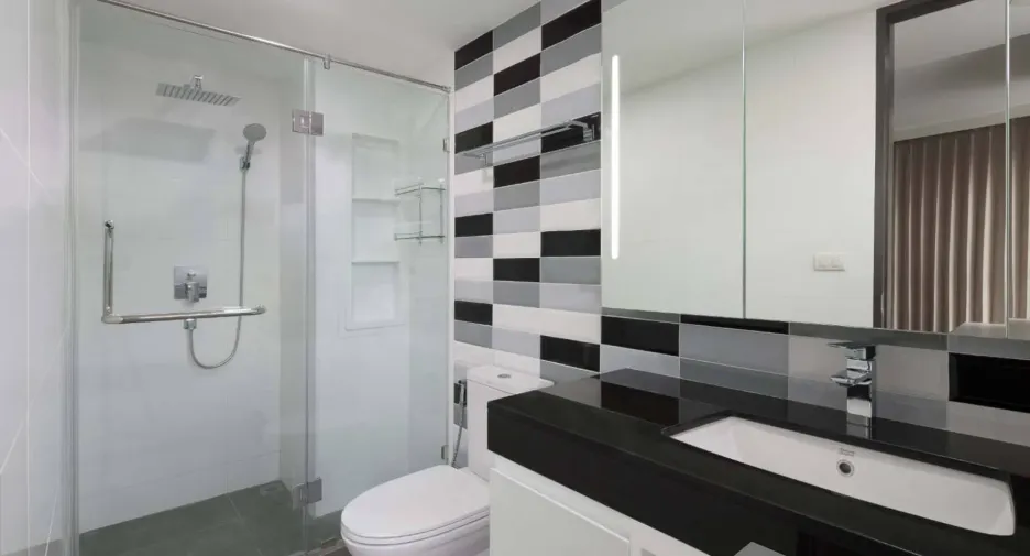 For rent 2 bedrooms condo in Khlong Toei, Bangkok