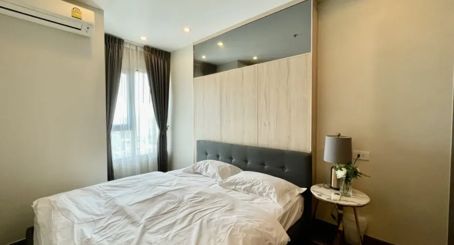 For rent 2 bedrooms condo in Watthana, Bangkok
