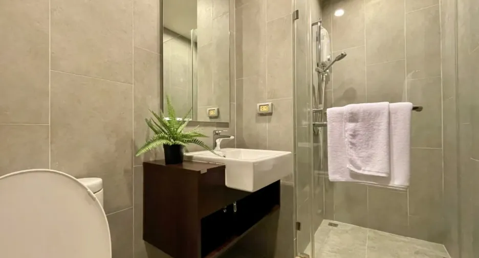 For rent 2 bedrooms condo in Watthana, Bangkok