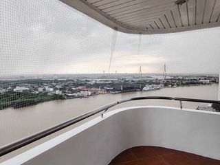For rent 3 bedrooms condo in Yan Nawa, Bangkok