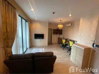 Condo en alquiler de 2 habitaciones en Huai Khwang, Bangkok