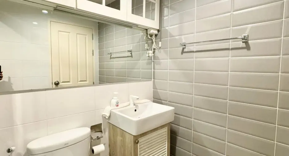 For rent 1 bed condo in Huai Khwang, Bangkok