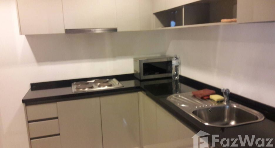 Wohnung zur Miete mit 3 Zimmer in Huai Khwang, Bangkok