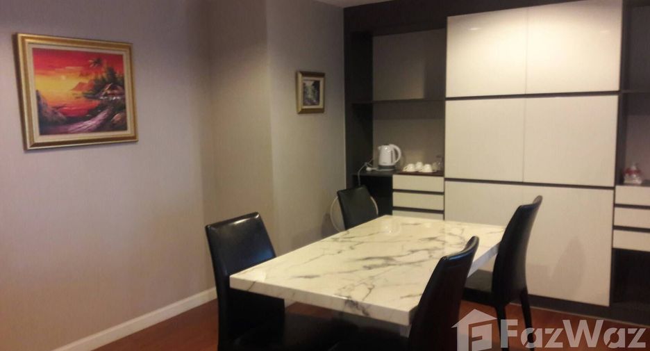 Wohnung zur Miete mit 3 Zimmer in Huai Khwang, Bangkok