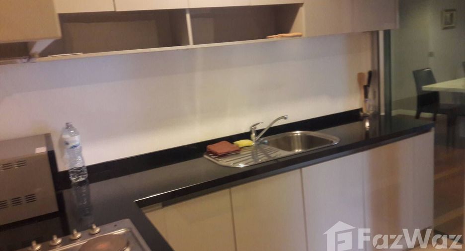 Wohnung zur Miete mit 3 Zimmer in Huai Khwang, Bangkok