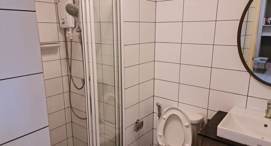 For rent 2 bedrooms condo in Huai Khwang, Bangkok