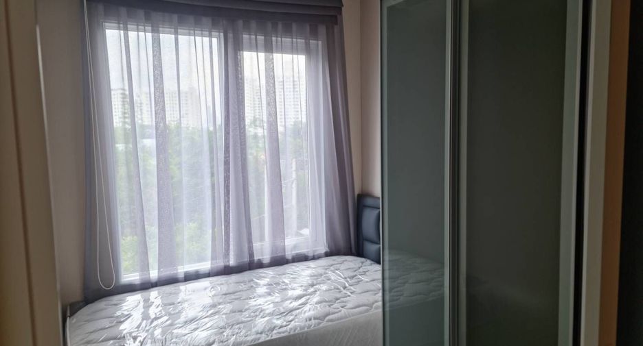 For rent 2 bedrooms condo in Huai Khwang, Bangkok