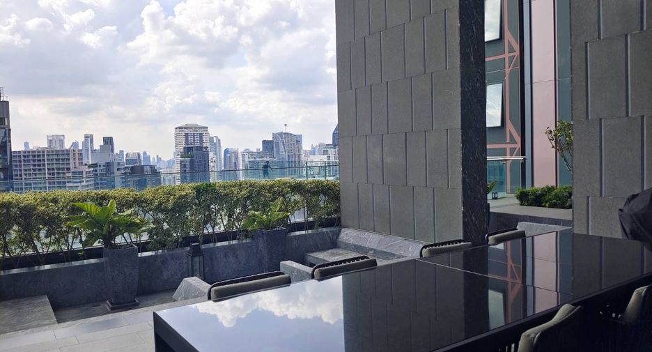 For rent 1 bed condo in Khlong Toei, Bangkok